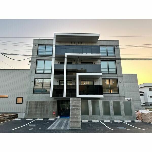 八軒三条西２丁目マンション