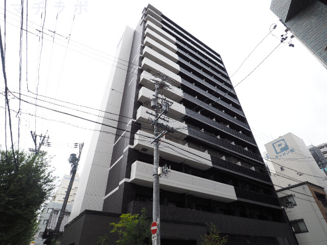 プレサンス伏見アーバンベースの外観