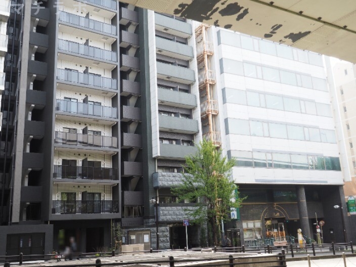 プレサンス丸の内雅殿の外観