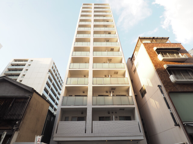 クレストタワー栄の外観