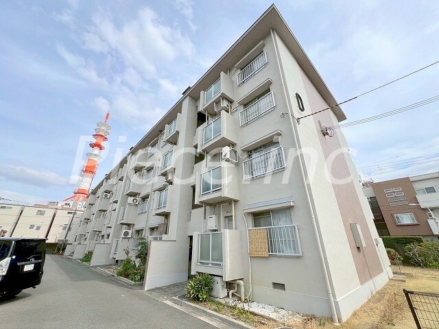 下新庄コーポＤ棟の外観