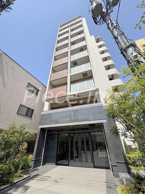 ポルトボヌール塚本の外観