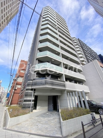 スワンズシティ大手前ソレイユの外観