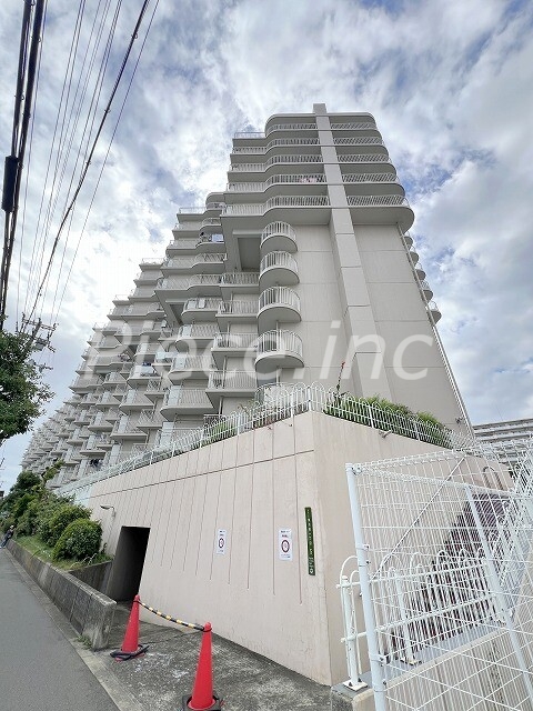 エバーグリーン淀川４号棟の外観