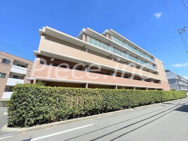 Ｉｓ　Ｇｒａｎｄｅの外観