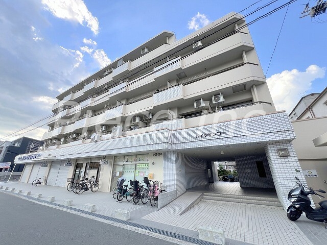 ハイツサンコーの外観