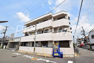 リリーブ１号館の外観