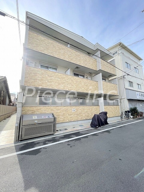 ピレーネ赤川の外観