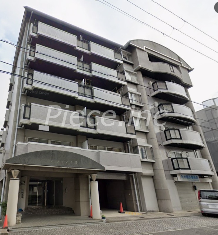 マンション津坂の外観