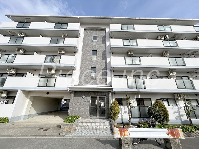 ウェルス新大阪の外観