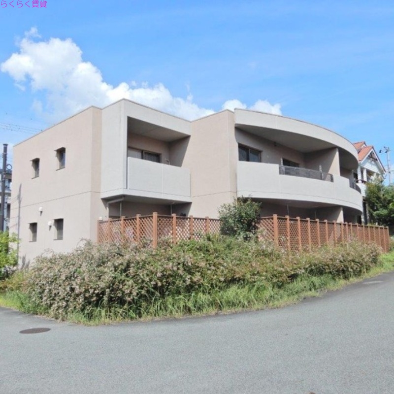 西泉丘３丁目マンション