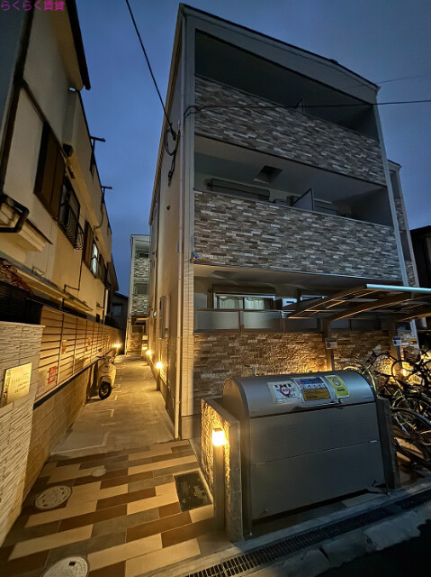 若葉町アパートの外観