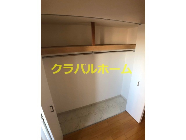 洋室クローゼット 洋室クローゼット