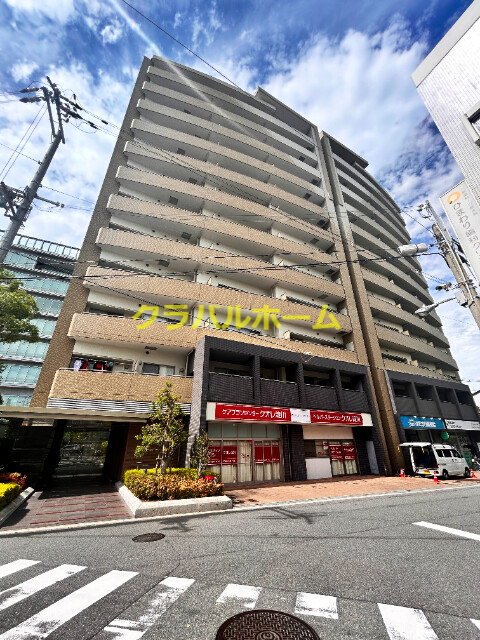 淀川ウエストタワーの外観