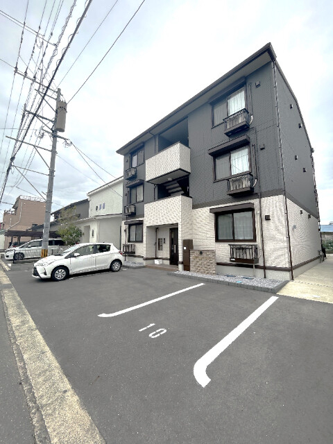 モナローム・シェリ