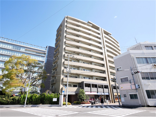 淀川ウエストタワーの外観