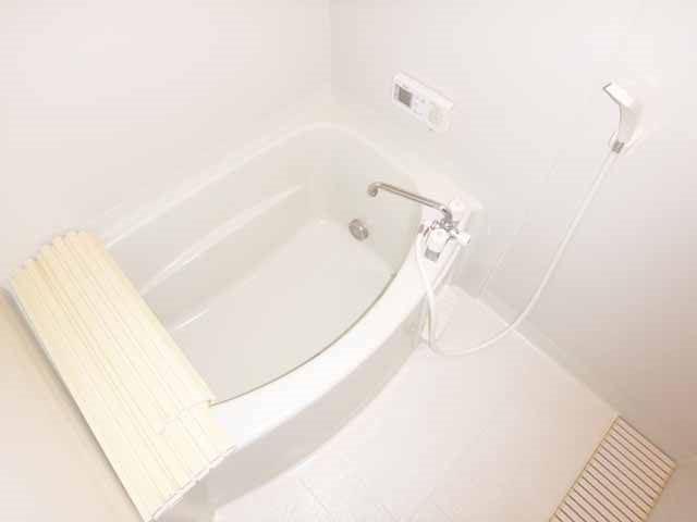 追い焚き付きでいつでも温かいお風呂に浸かれます☆(イメージ) 追い焚き付きでいつでも温かいお風呂に浸かれます☆(イメージ)