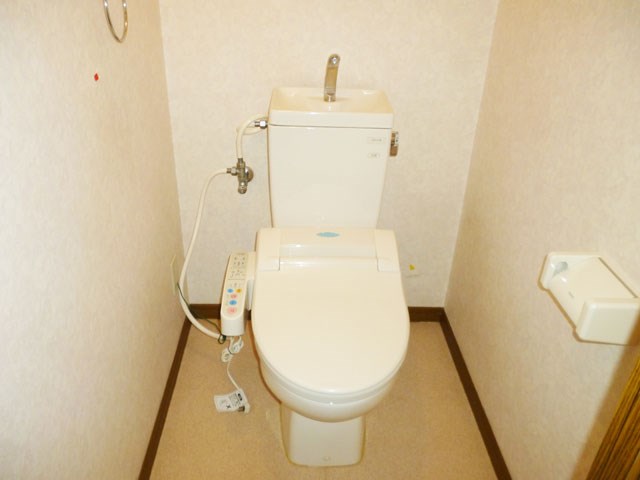 温水洗浄便座つき! 温水洗浄便座つき!