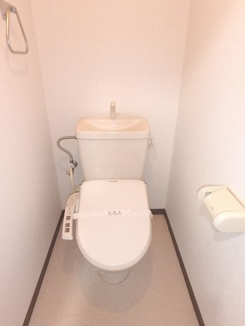 温水洗浄便座つき! 温水洗浄便座つき!