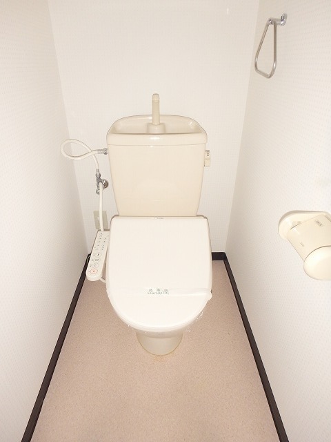 温水洗浄便座つき! 温水洗浄便座つき!