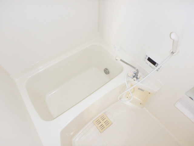 追い焚き付きでいつでも温かいお風呂に浸かれます☆ 追い焚き付きでいつでも温かいお風呂に浸かれます☆