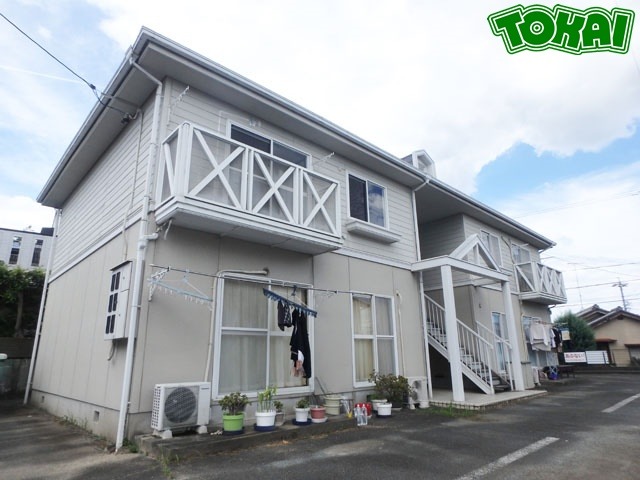 フレグランス山室の外観