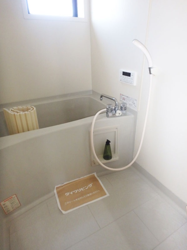 追い焚き付きでいつでも温かいお風呂に浸かれます☆ 追い焚き付きでいつでも温かいお風呂に浸かれます☆