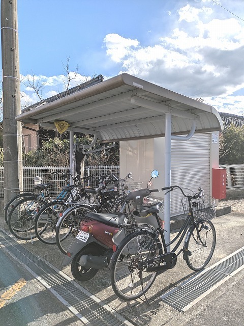 駐輪場 駐輪場