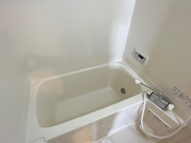 浴室乾燥付きで雨の日でも洗濯物が干せます☆ 浴室乾燥付きで雨の日でも洗濯物が干せます☆