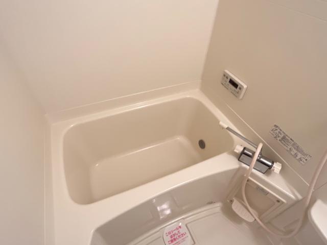 追い焚き付きでいつでも温かいお風呂に浸かれます☆ 追い焚き付きでいつでも温かいお風呂に浸かれます☆