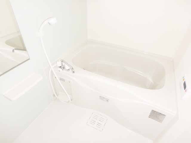 追い焚き付きでいつでも温かいお風呂に浸かれます☆ 追い焚き付きでいつでも温かいお風呂に浸かれます☆