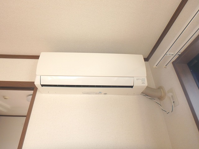 エアコン付きで夏も冬も快適です♪ エアコン付きで夏も冬も快適です♪