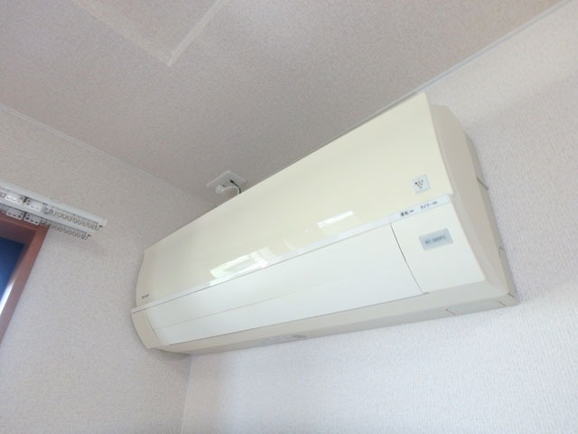 エアコン付きで夏も冬も快適です☆ エアコン付きで夏も冬も快適です☆