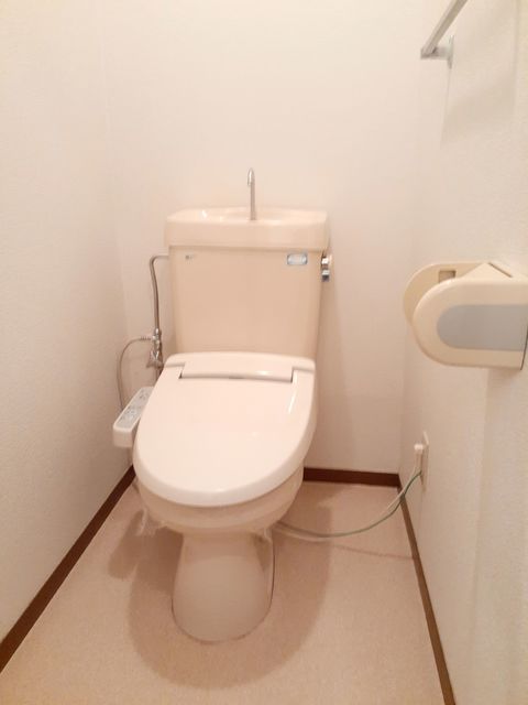 温水洗浄便座つき! 温水洗浄便座つき!