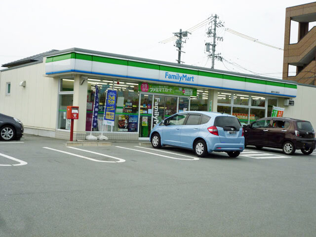 ファミリーマート嬉野中川新町店 ファミリーマート嬉野中川新町店