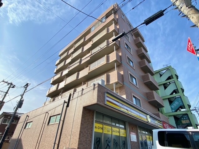 ラ・シャテロの外観