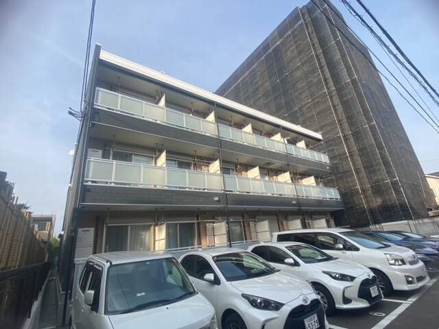 ＣＨＥＺＲＥＶＥの外観