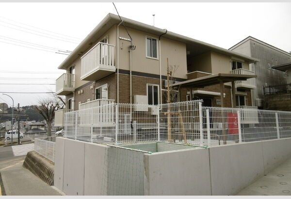 アルシオン八木山の外観