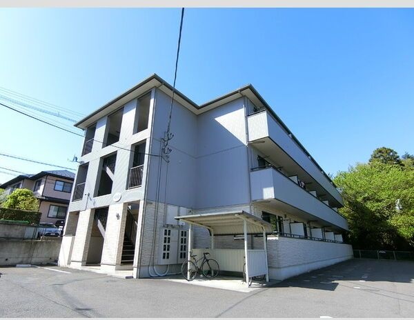 フラワータウン八木山の外観