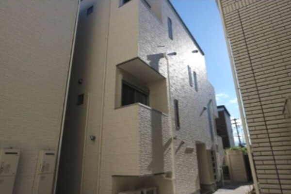 ＲＩＺＥＳＴ　レガーロ東照宮の外観