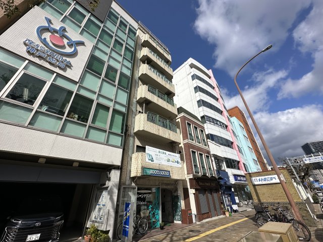 栄信ビル