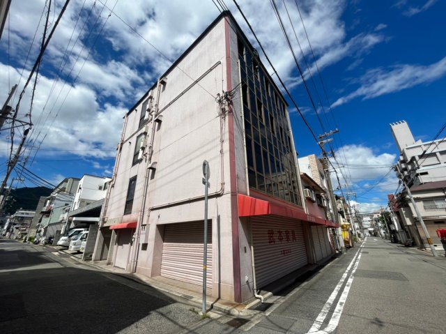 モナハイツ新浜の外観