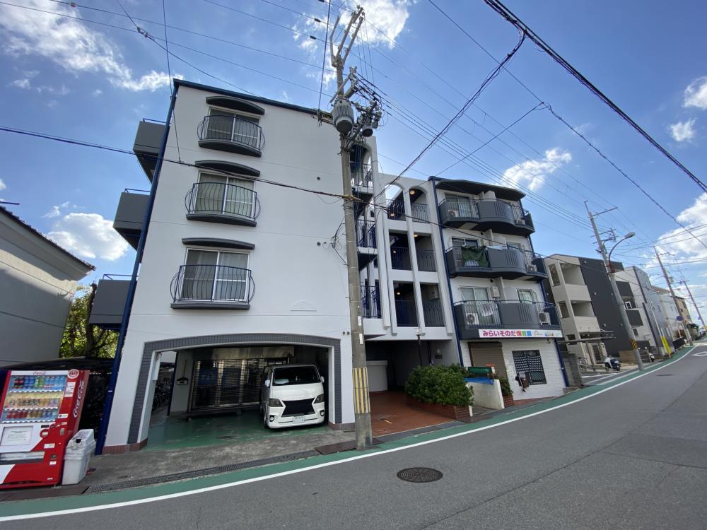 メゾンスリーエイト園田
