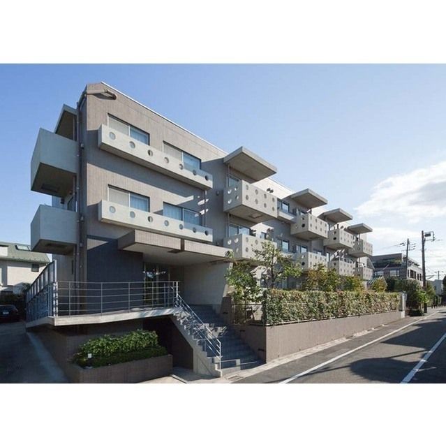 コンフォリア学芸大学の外観