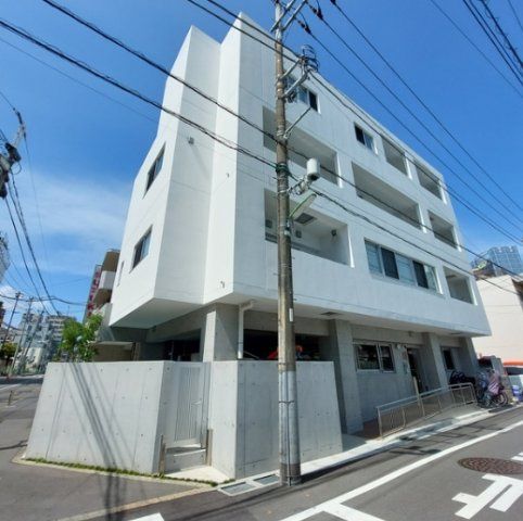 クレール三軒茶屋の外観