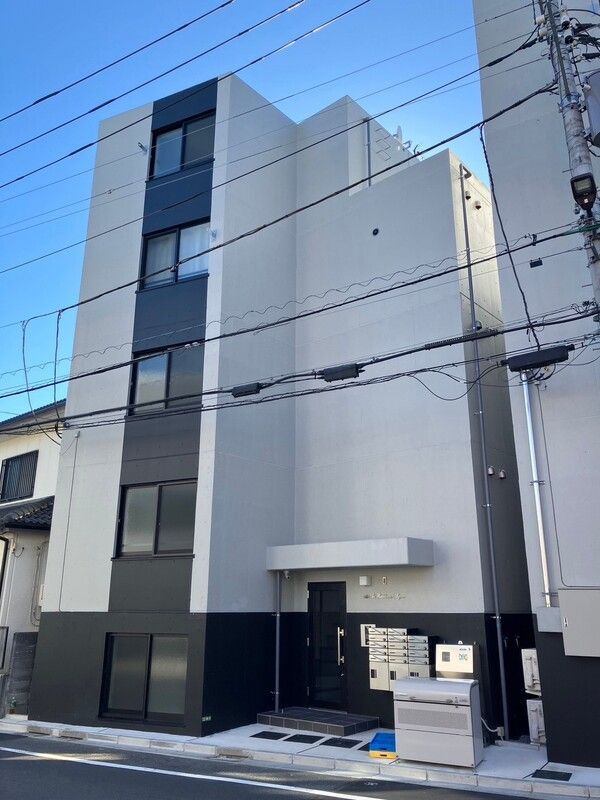 ６th Av.RESIDENCE AYASEの外観