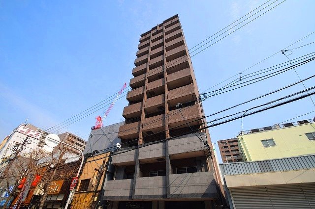 ジュネーゼ本町西の外観