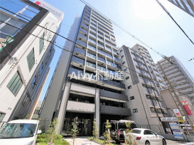 大阪市西区南堀江3丁目の賃貸マンションの外観