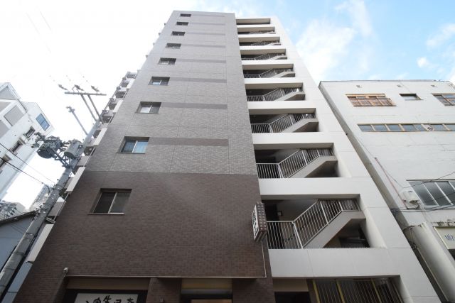 大阪市西区靱本町３丁目の賃貸マンションの外観