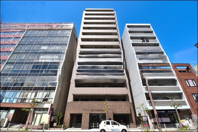 リーガル靭本町の外観